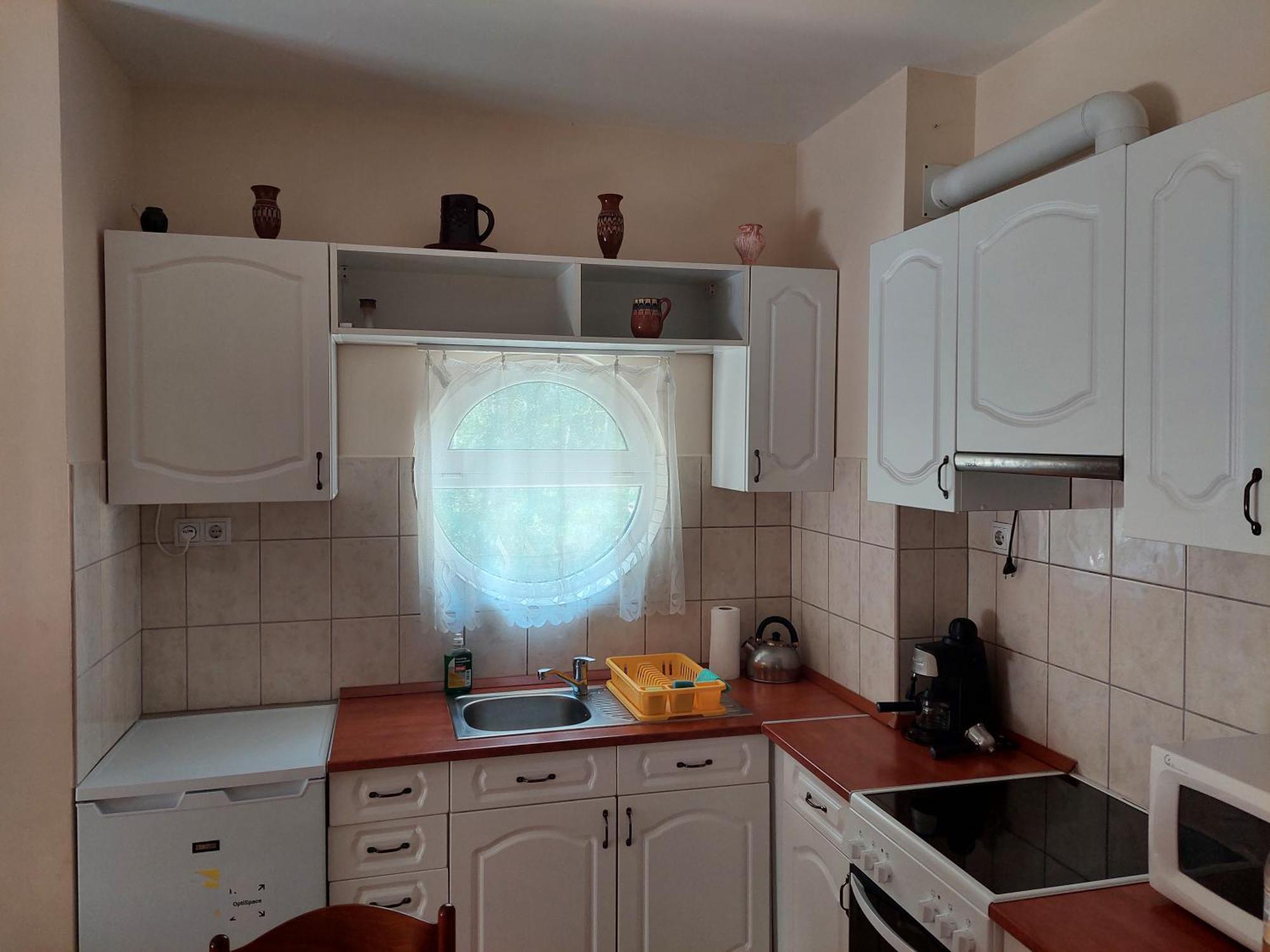Cserke Napfeny Apartman Cserkeszőlő Rum bild